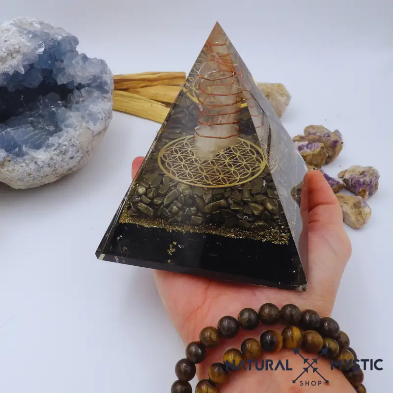 Pyramide Orgone NUBIENNE Pyrite et Tourmaline Noire XL - Image 3